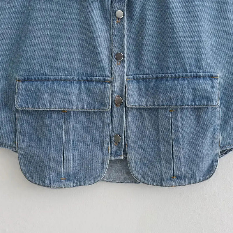 Camisa Jeans Cropped com Bolsos Recortados - Estilo e Versatilidade - Outlet do Cazé